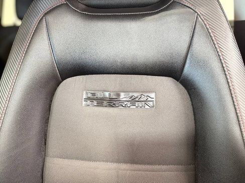 Used 2015 GMC Canyon SLE w/ All-Terrain Package AWD/4WD image 11