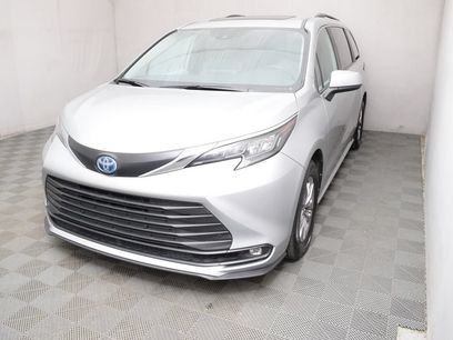 Certified 2025 Toyota Sienna XLE