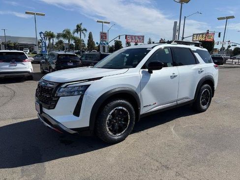 New 2026 Nissan Pathfinder Rock Creek w/ Rock Creek Premium Package AWD/4WD image 3