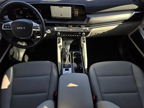 Certified 2025 Kia Telluride S image 17