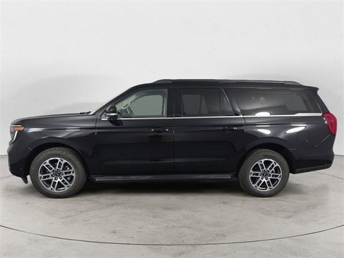 Used 2025 Ford Expedition Max Active image 2