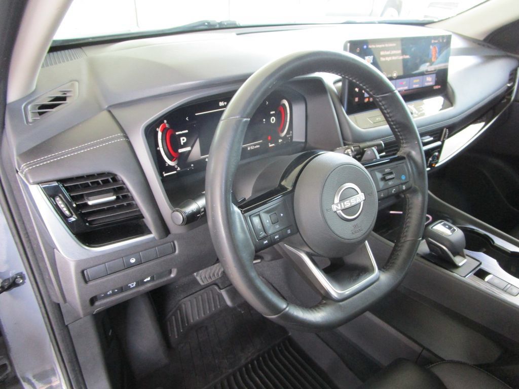 Used 2024 Nissan Rogue SL FWD image 24