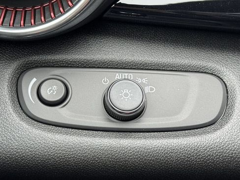 New 2026 Chevrolet Trax RS w/ Sunroof Package FWD image 27