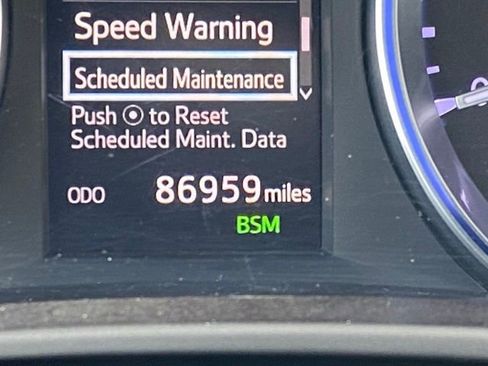 Used 2018 Toyota Highlander XLE image 29