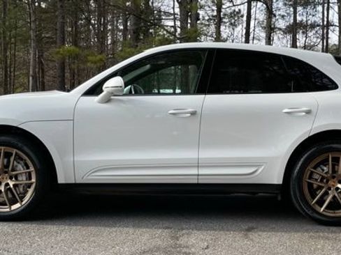Used 2022 Porsche Macan AWD/4WD image 4