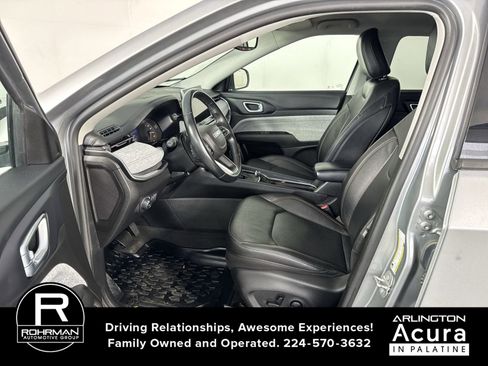 Used 2022 Jeep Compass Latitude image 4