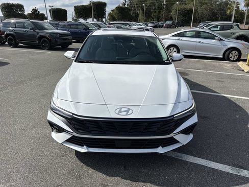 New 2026 Hyundai Elantra Limited FWD image 9