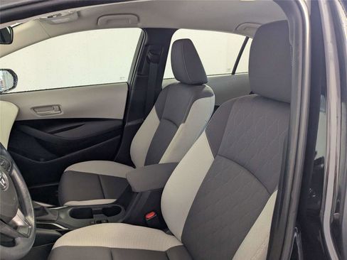 Used 2025 Toyota Corolla LE image 10