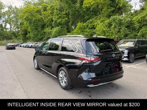 Used 2022 Toyota Sienna Limited AWD/4WD image 6