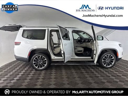 Used 2022 Jeep Wagoneer Series III w/ Premium Group I image 14