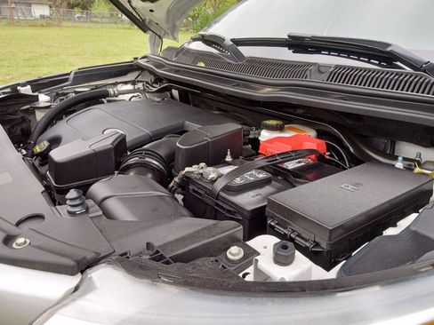 Used 2014 Ford Explorer XLT w/ Equipment Group 202A image 26