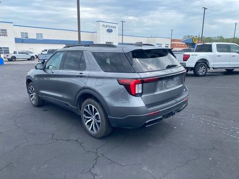 Used 2025 Ford Explorer ST-Line AWD/4WD image 3