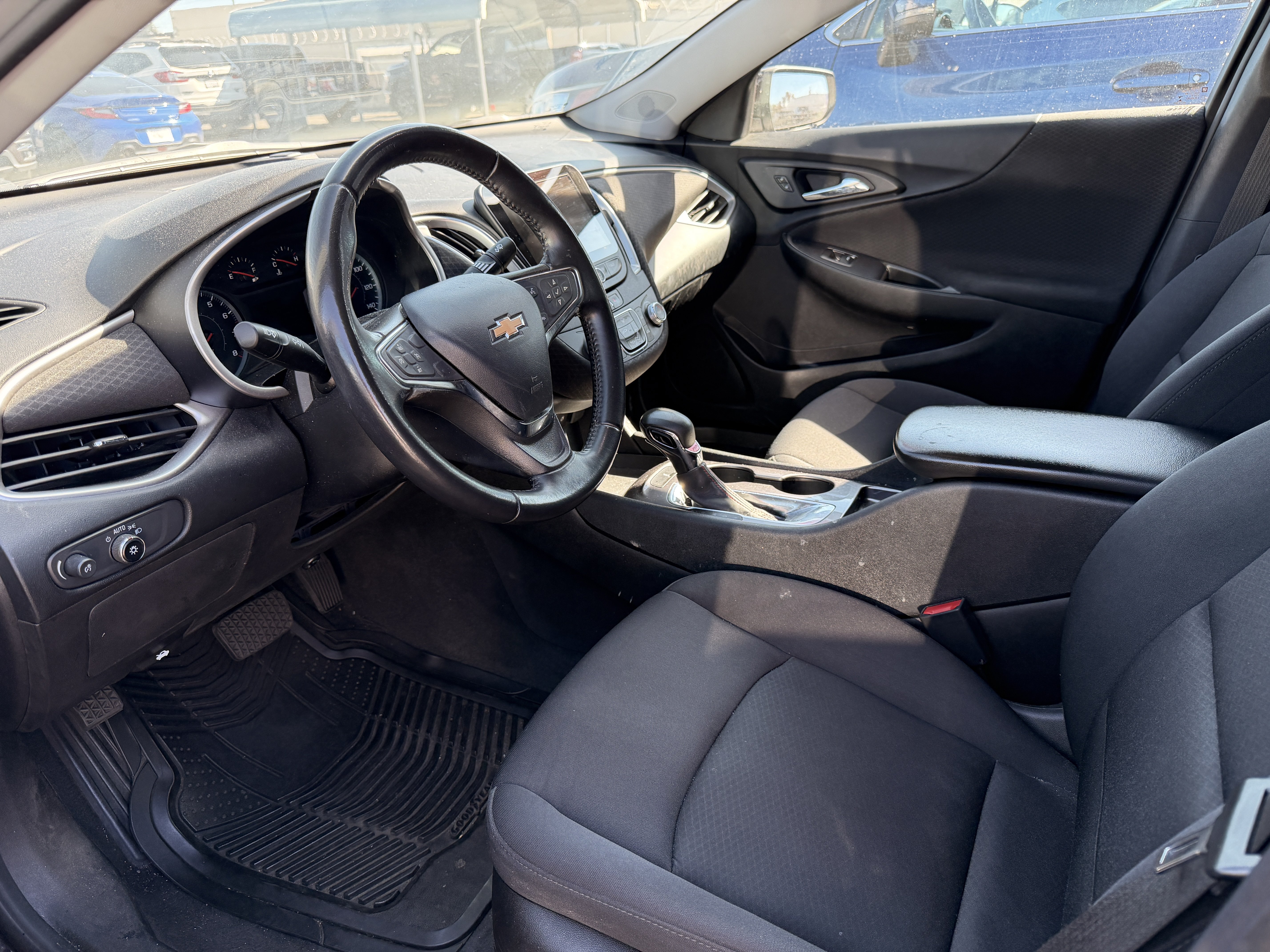 Used 2021 Chevrolet Malibu RS FWD image 2