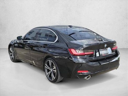 Used 2024 BMW 330i Sedan w/ Premium Package RWD image 7