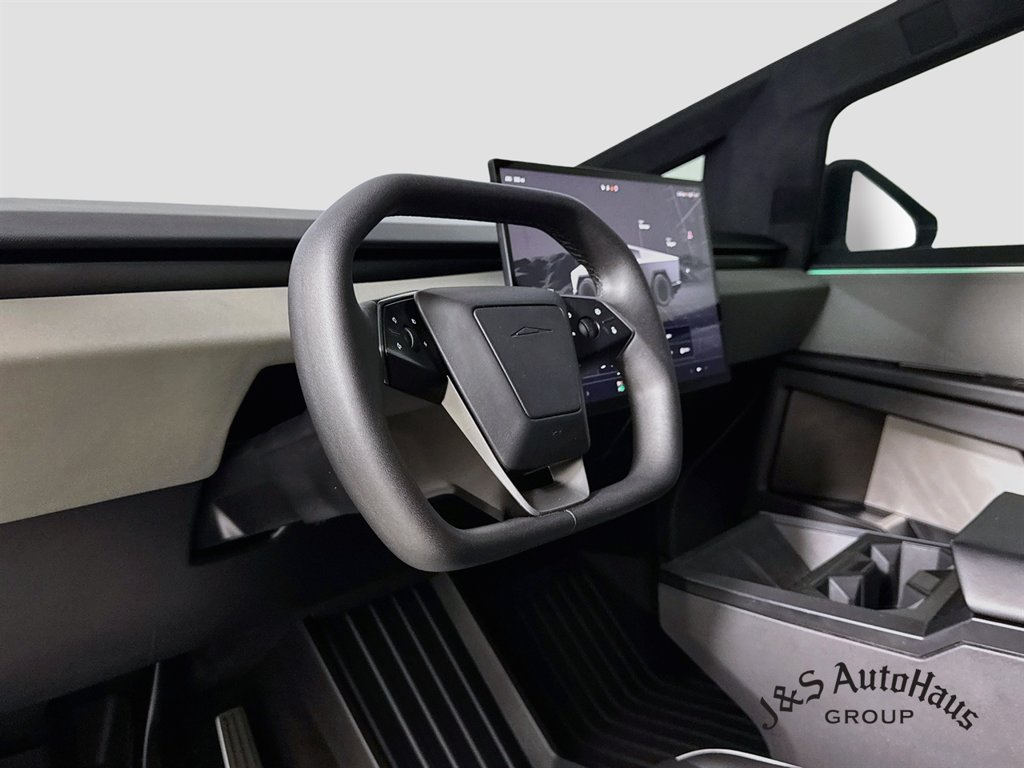 Used 2024 Tesla Cybertruck AWD Crew Cab image 9