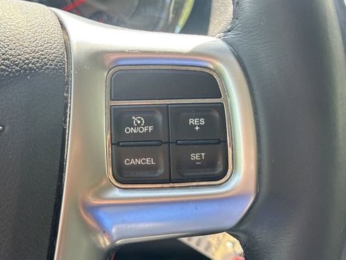 Used 2012 Chrysler Town & Country Touring image 21