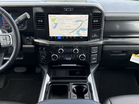 Used 2025 Ford F350 Lariat w/ Chrome Package AWD/4WD image 45