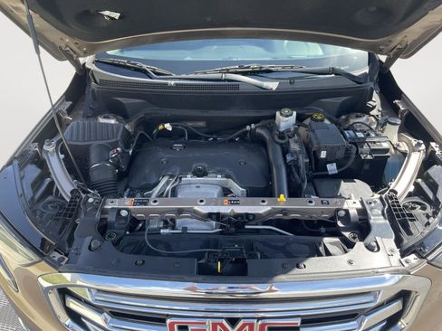 Used 2018 GMC Terrain SLT w/ Preferred Package image 16