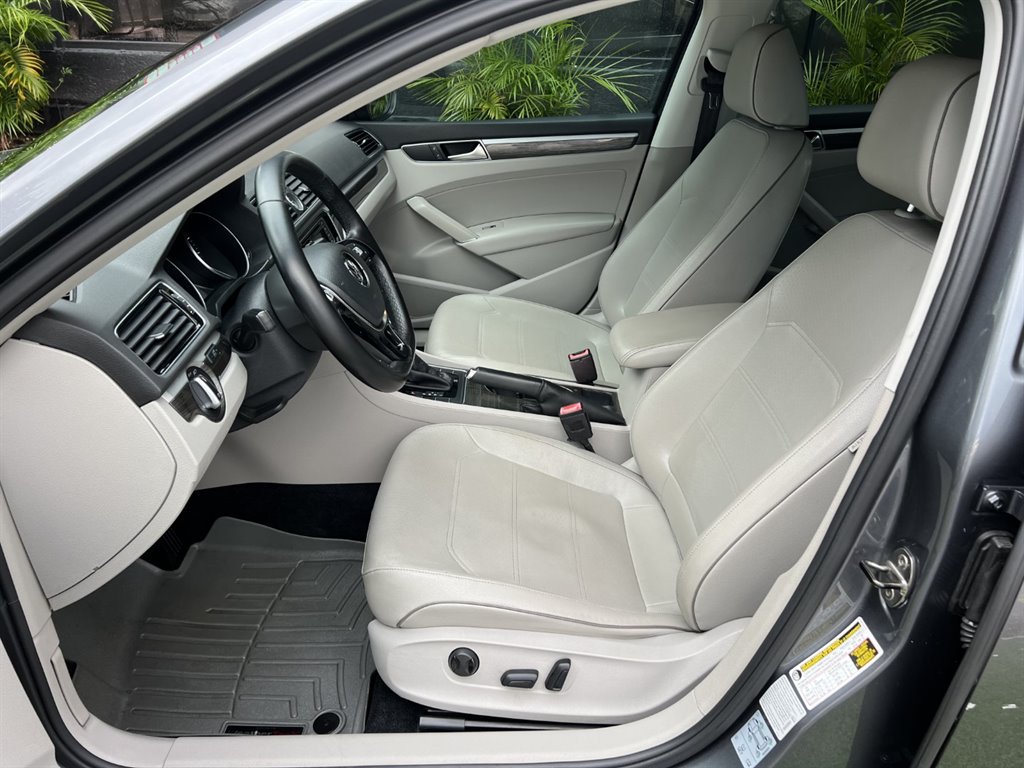 Used 2017 Volkswagen Passat 1.8T SE w/ SE Lighting Package FWD image 13