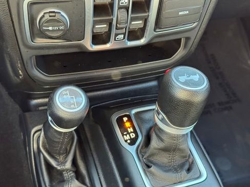 Used 2022 Jeep Wrangler Unlimited Sport image 21