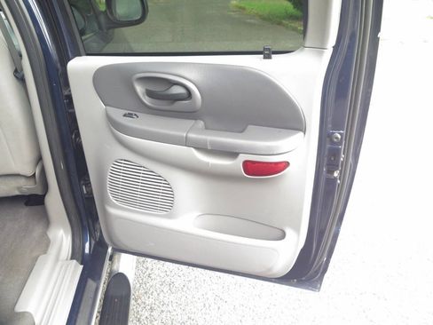 Used 2003 Ford F150 XLT RWD image 19
