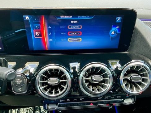 Used 2025 Mercedes-Benz GLA 35 AMG 4MATIC image 39