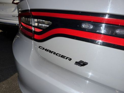 Used 2019 Dodge Charger SXT w/ Blacktop Package image 11