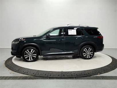 Used 2024 Nissan Pathfinder Platinum w/ Lighting Package (N93)