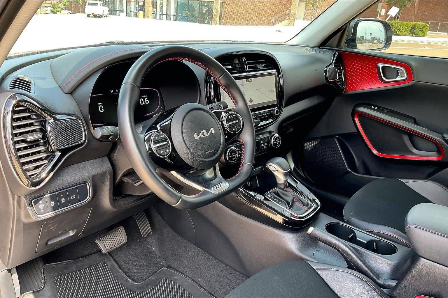Certified 2024 Kia Soul GT-Line FWD image 2