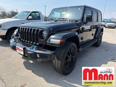 Used 2021 Jeep Wrangler Unlimited Sahara image 1