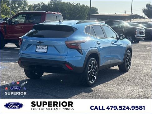 Used 2025 Chevrolet Trax RS w/ Driver Confidence Package FWD image 3