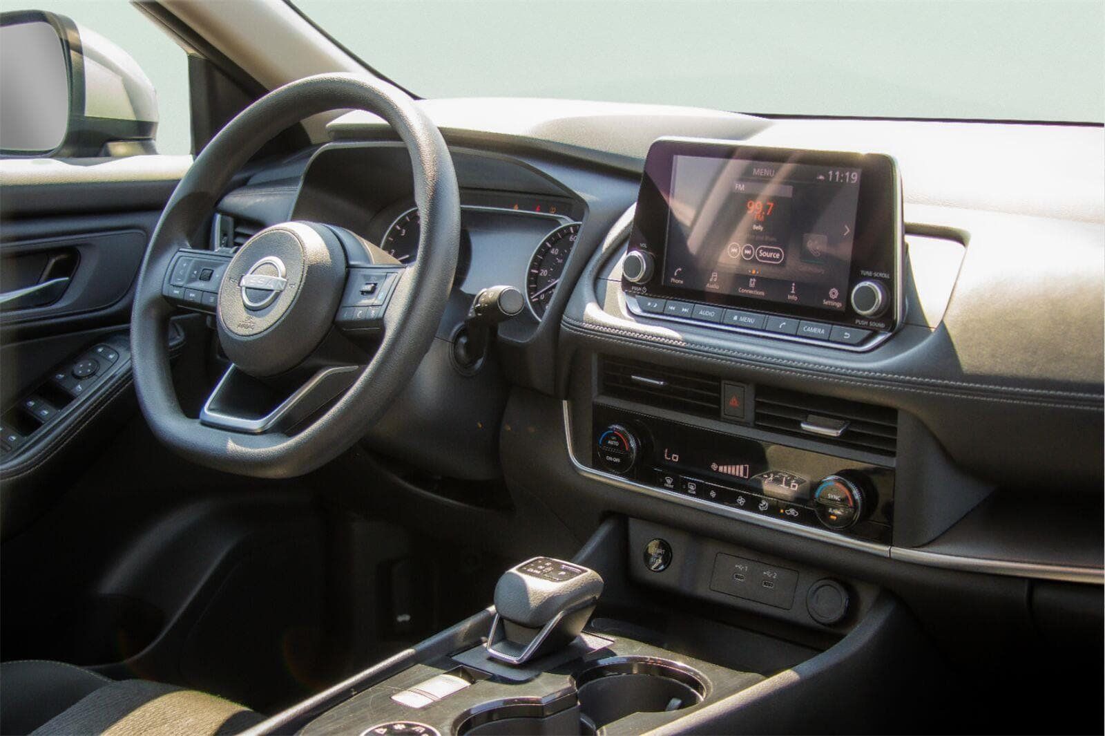 Used 2024 Nissan Rogue SV AWD/4WD image 5
