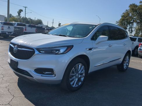 Used 2020 Buick Enclave Essence w/ Sound and Sites Package image 8