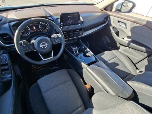 Certified 2023 Nissan Rogue SV image 18