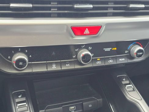 Used 2020 Kia Telluride S w/ S 8 Passenger Seating Package AWD/4WD image 30