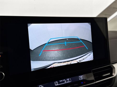 Certified 2025 Toyota Sienna XLE FWD image 26