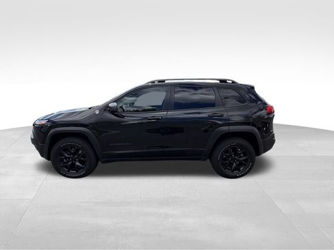 Used 2016 Jeep Cherokee Trailhawk w/ Comfort/Convenience Group AWD/4WD image 4