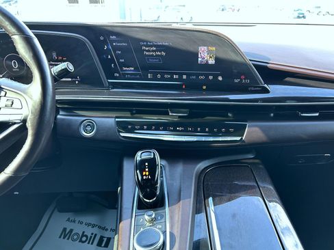 Certified 2023 Cadillac Escalade ESV Sport Platinum image 18