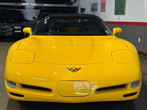 Used 2004 Chevrolet Corvette Convertible w/ Preferred Equipment Group RWD image 43