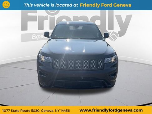 Used 2021 Jeep Grand Cherokee Laredo X AWD/4WD image 2