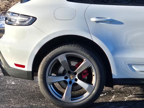 Certified 2022 Porsche Macan S image 14