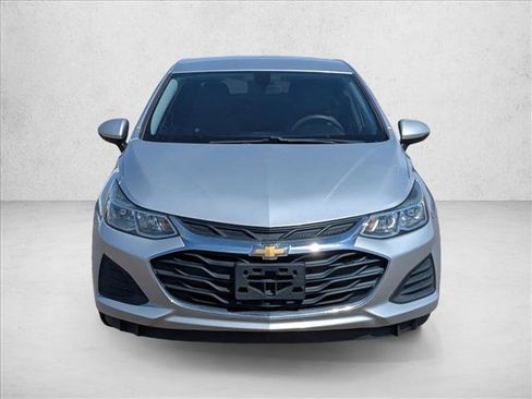 Used 2019 Chevrolet Cruze LS FWD image 2