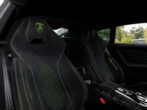 Used 2018 Lamborghini Huracan Performante AWD/4WD image 53