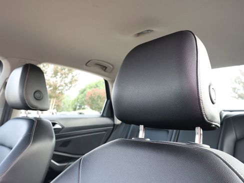 Used 2024 Volkswagen Jetta SE FWD image 15