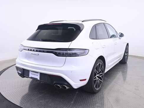 Certified 2024 Porsche Macan S AWD/4WD image 7