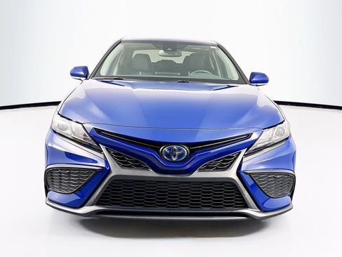 Used 2023 Toyota Camry SE image 2
