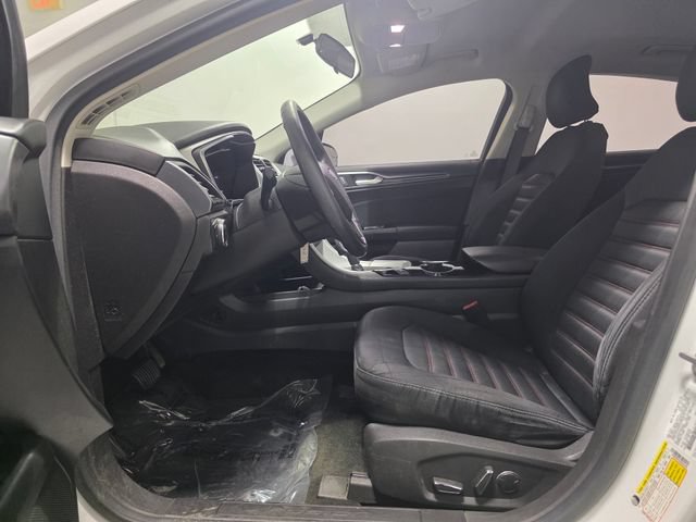 Used 2016 Ford Fusion SE FWD image 12