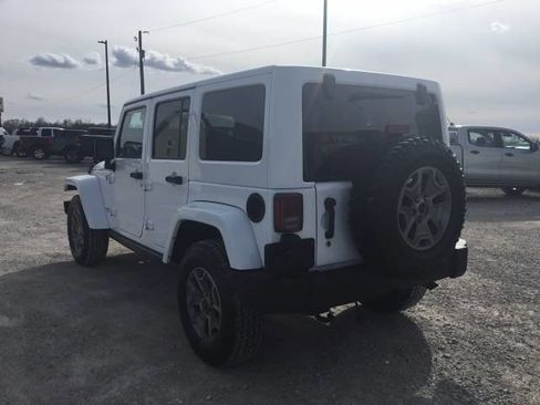 Used 2015 Jeep Wrangler Unlimited Rubicon w/ Connectivity Group image 6
