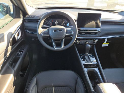 New 2026 Jeep Compass Latitude image 20