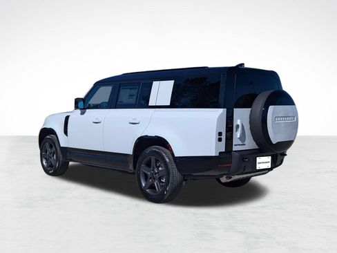 Used 2026 Land Rover Defender 130 X-Dynamic SE AWD/4WD image 3